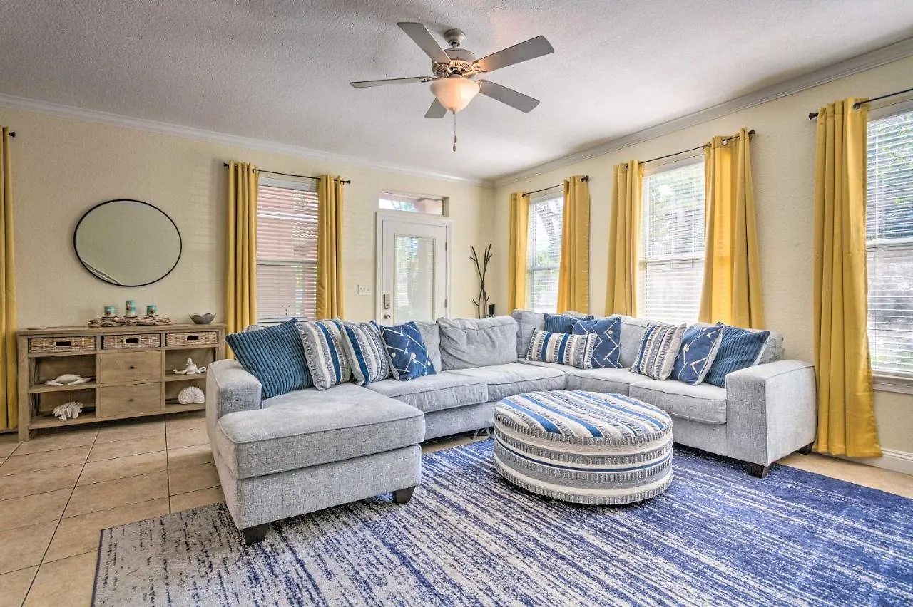 The Sun Shack With Pool Access Less Than 1 Mi To Beach! Destin Holiday home