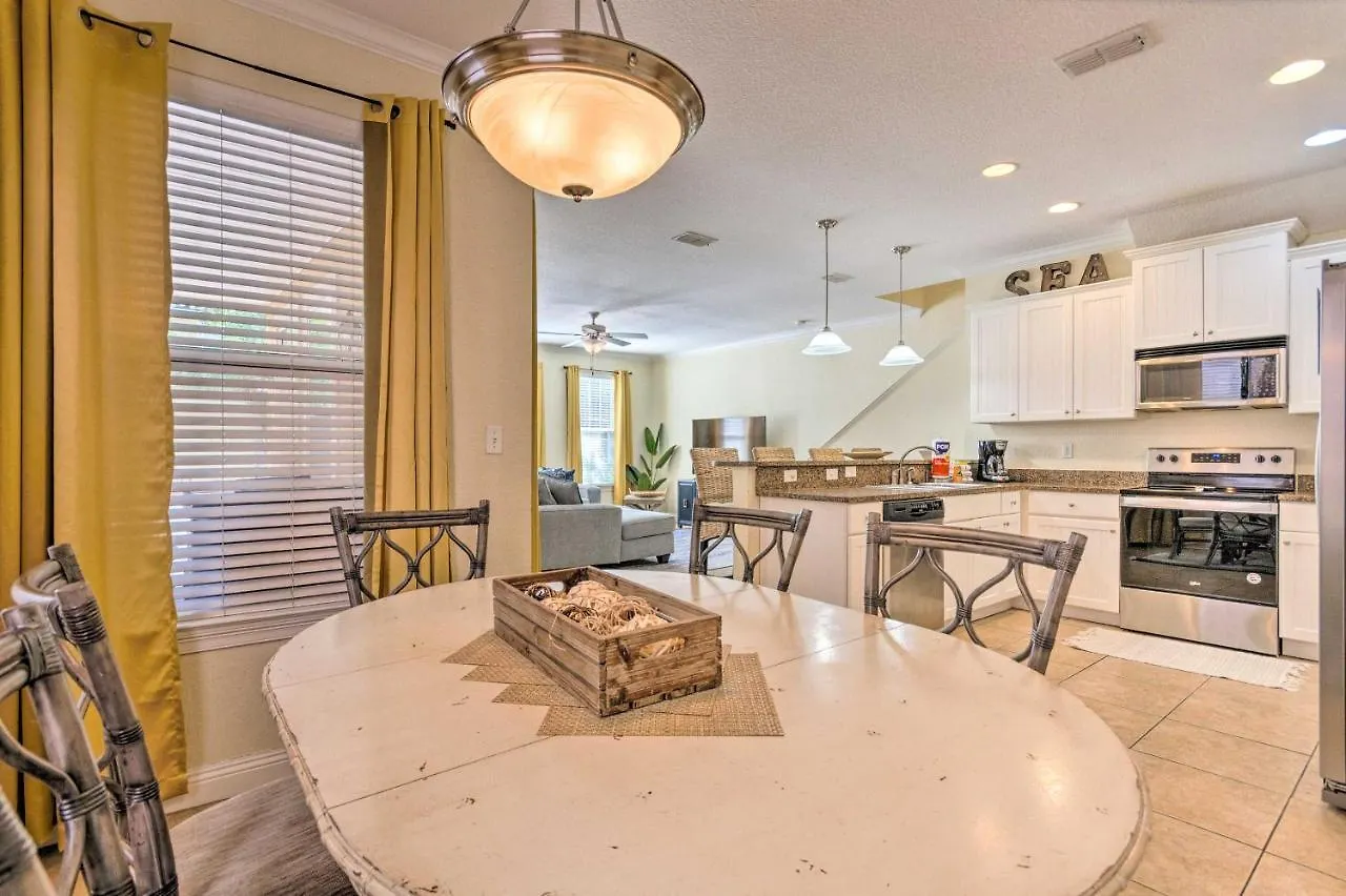 The Sun Shack With Pool Access Less Than 1 Mi To Beach! Destin Holiday home